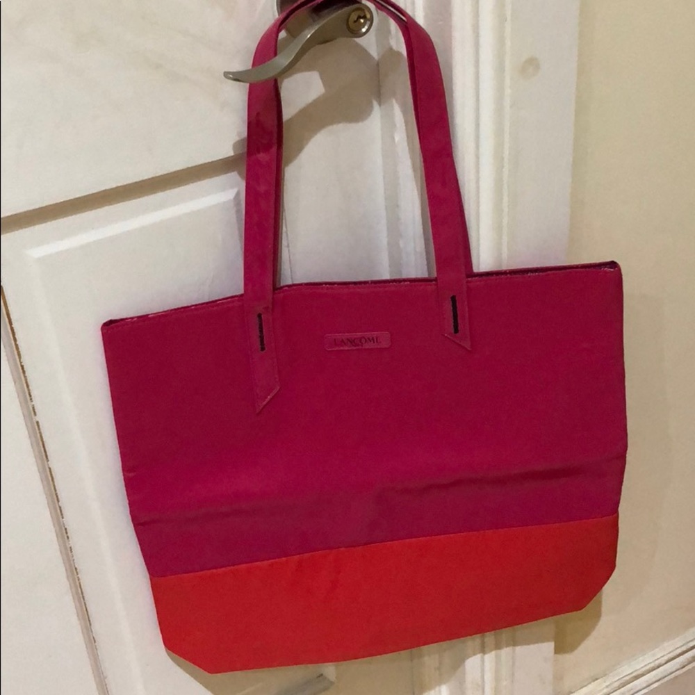 Fuchsia color tote bag from Lancôme